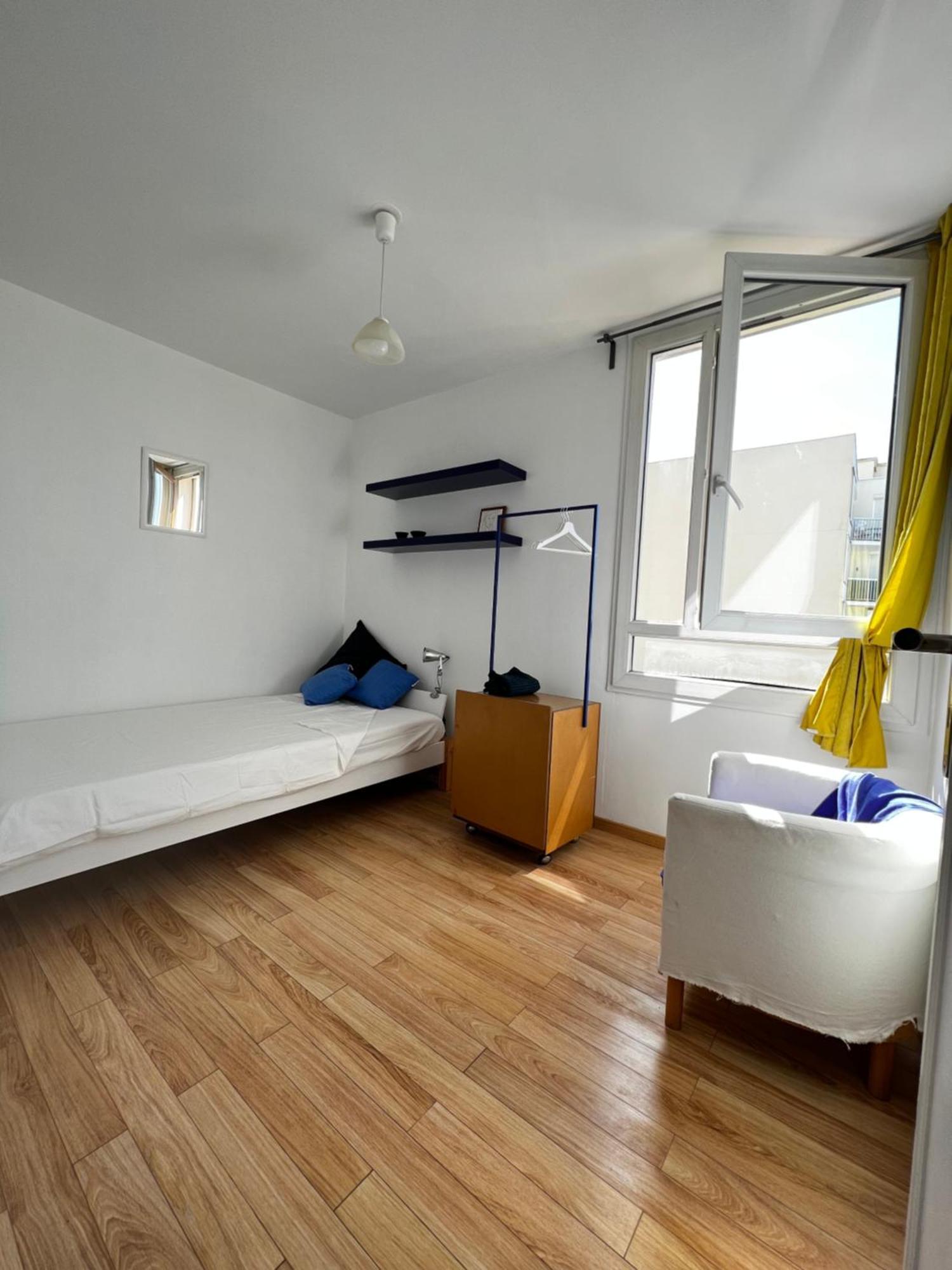 Chambre Famille D'Accueil Entre Paris Et Disney Douze Minutes Centre Paris Quinze Euros De Plus Pour Frais De Menage Neuilly-sur-Marne Exterior photo