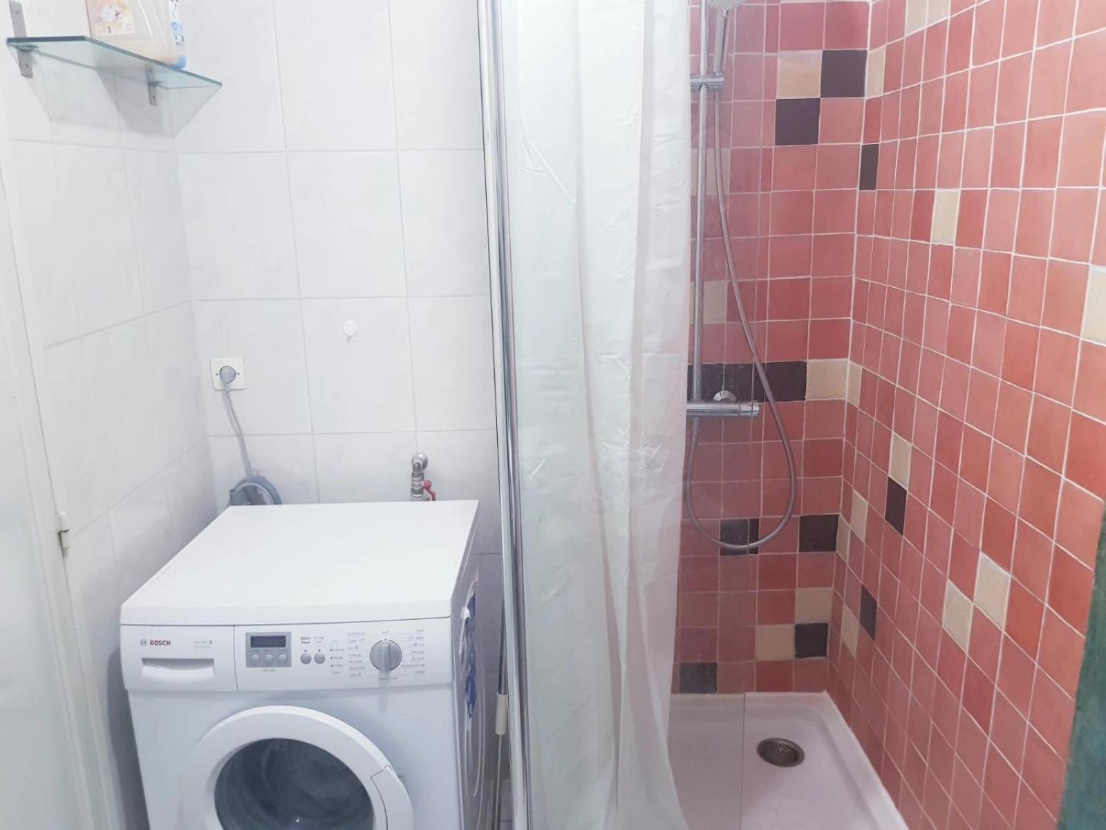 Chambre Famille D'Accueil Entre Paris Et Disney Douze Minutes Centre Paris Quinze Euros De Plus Pour Frais De Menage Neuilly-sur-Marne Exterior photo